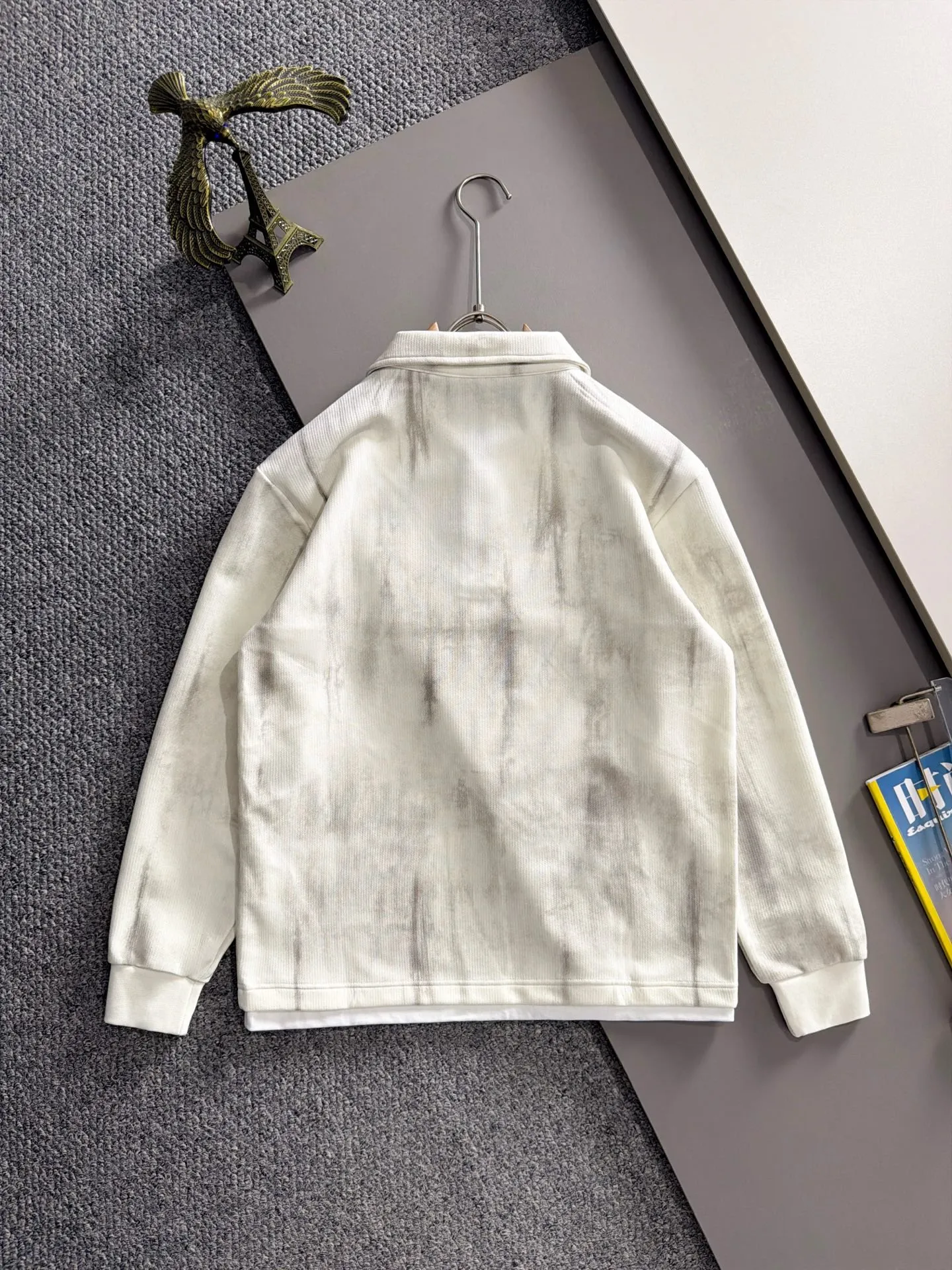 Mengkou Shitou Island 2026 long-sleeved sweatshirts for men and women Same Style. Many stars have the same style, the top Original version. Feel free to compare🆚The fabric is custom-dyed and lightly sprayed and distressed. The fabric, material and details are consistent with the original version. Special cotton and linen fabrics are used. The fabric cost is extremely expensive. It is twice as expensive as pure cotton materials. We will do better at all costs. Three standards are complete. The comparison between non-market products and my fabrics is very different. Only the top version is made! Size: M-4XL
